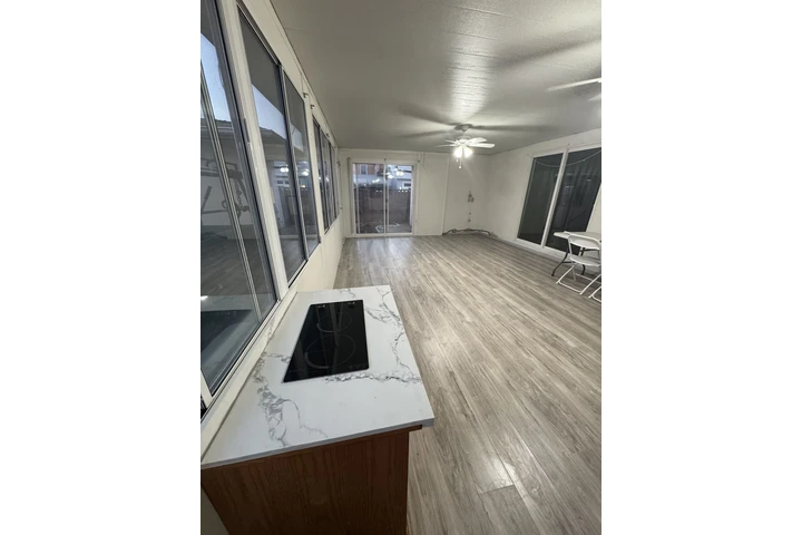 $1650 : Rento un estudio con patio image 1