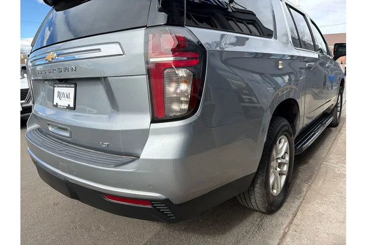 $67995 : 2024 Suburban 4WD LT image 10