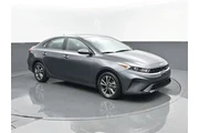 $17594 : Kia Forte 2024 LXS 4dr Sedan thumbnail