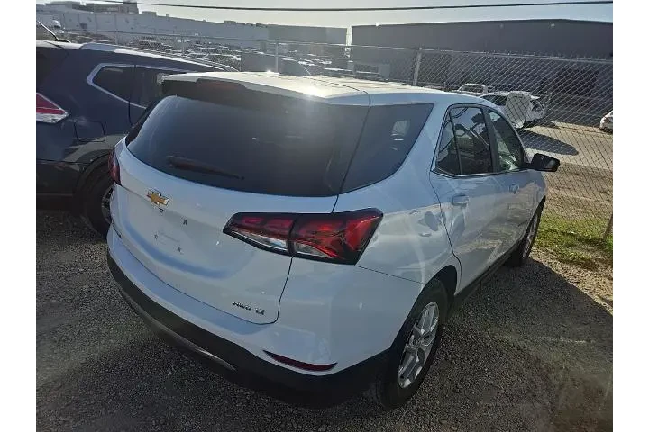 $20215 : Chevrolet Equinox 2023 4x4 L image 3