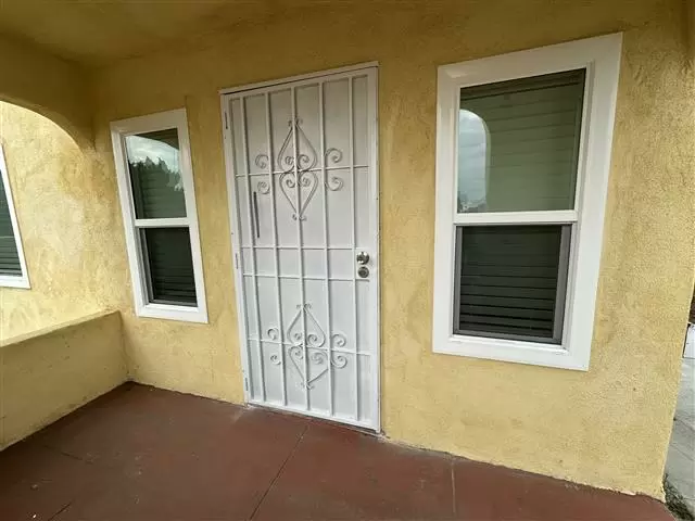 $2450 : Casa Amplia 2rec Remodelada image 9