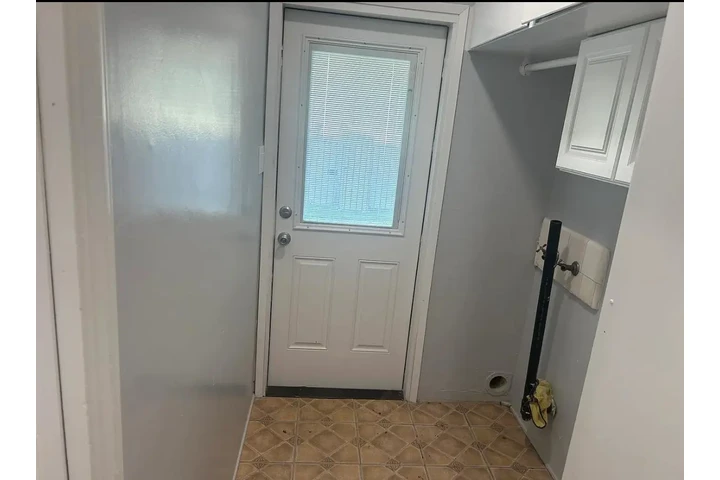 $2750 : Beautiful Single Family Home image 9