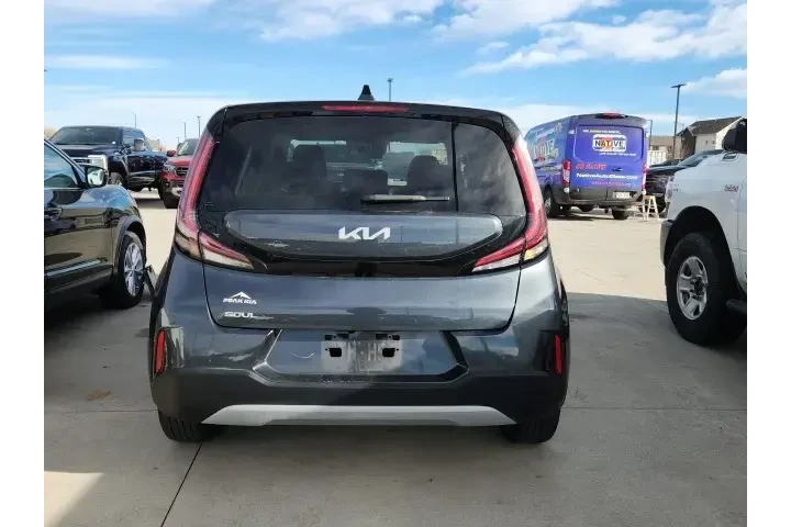 $19964 : Kia Soul 2023 S 4dr Crossove image 2