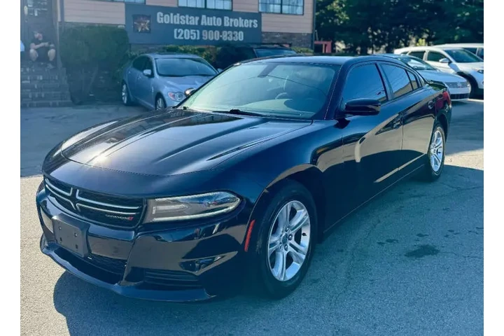 $9500 : 2017 Charger SE image 9