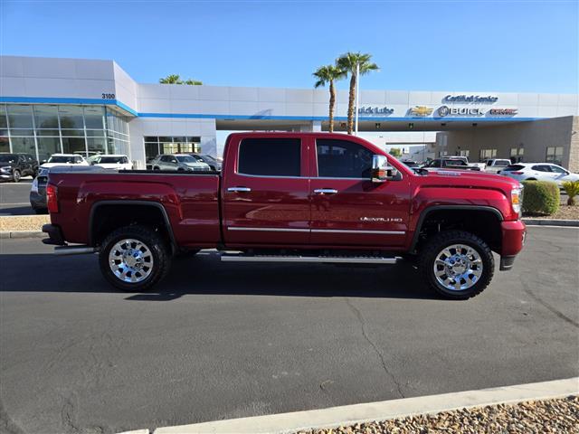 $55988 : Pre-Owned 2019 Sierra 2500HD image 7