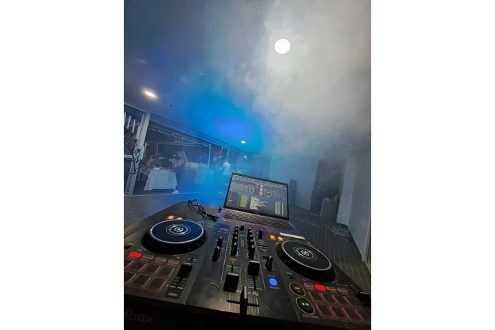 MINITECA DJS ALQUILER MEDELLIN image 8