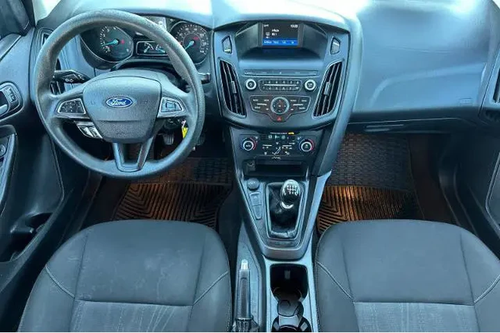 $5995 : Ford Focus 2018 SE 4dr Sedan image 3