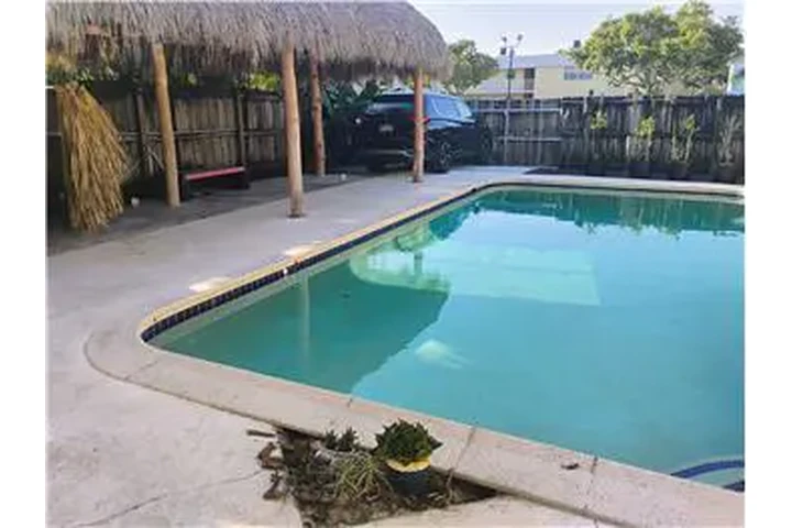 $1250 : Rental property with 1 bedro image 9