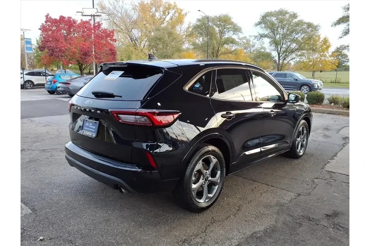$24897 : Ford Escape 2023 ST-Line 4dr image 3