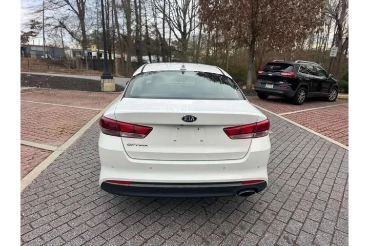$6500 : 2018 Optima LX image 3
