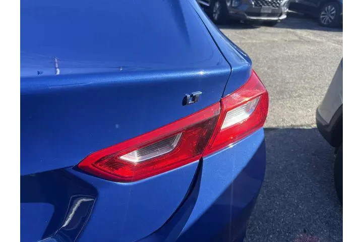 $17590 : Chevrolet Malibu 2023 LT 4dr image 7