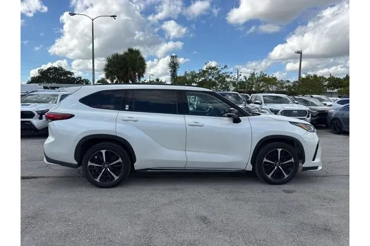 $30988 : Toyota Highlander 2021 XSE 4 image 2