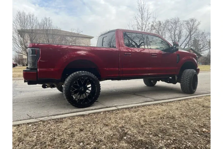 $44997 : 2019 F-250 Super Duty Lariat image 8