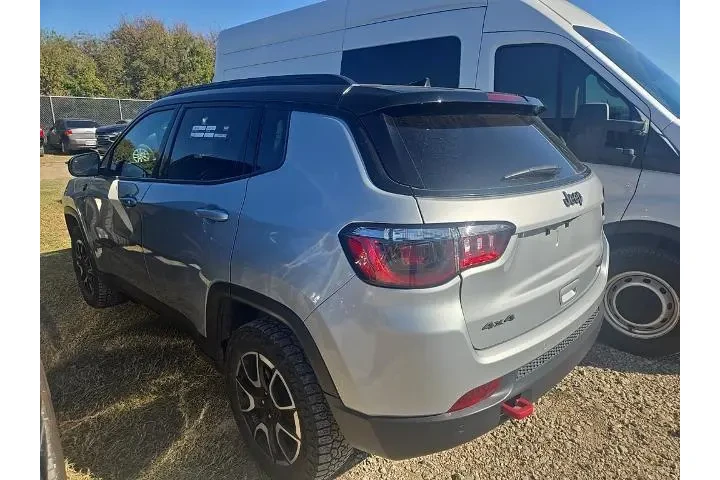 $22886 : Jeep Compass 2024 4x4 Trailh image 2