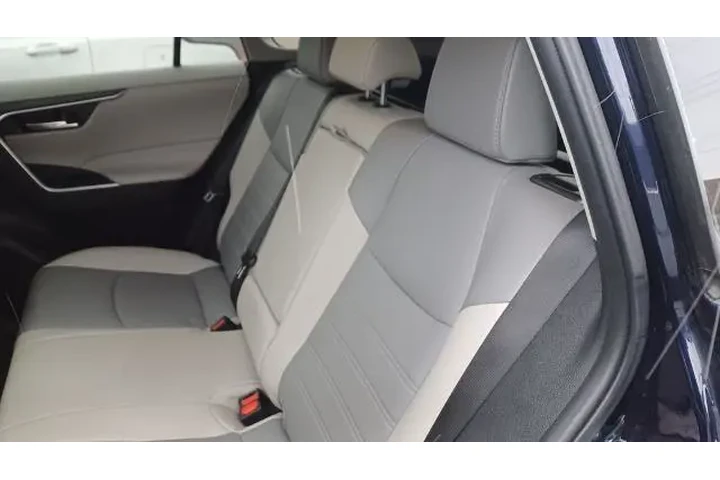 $34424 : Toyota RAV4 2024 AWD XLE Pre image 7