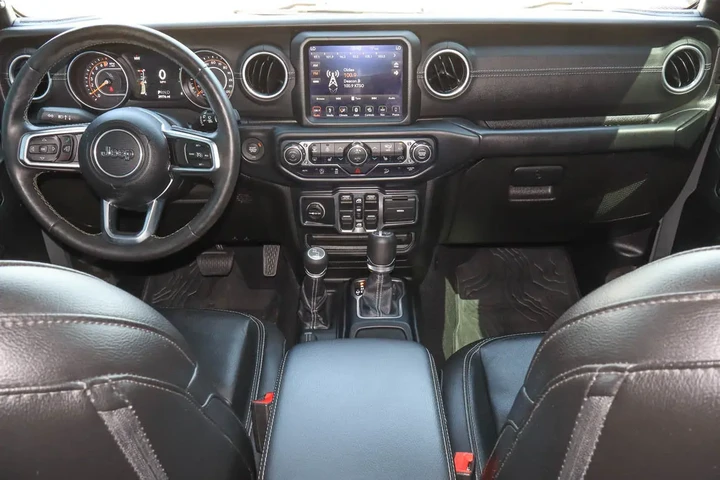 $32587 : 2018 Wrangler Unlimited Sahar image 10