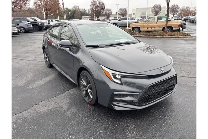 $24243 : Toyota Corolla Hybrid 2024 S image 3