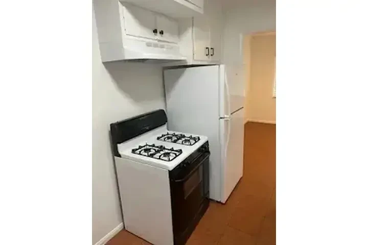 BELLFLOWER RENTO APTO. image 3