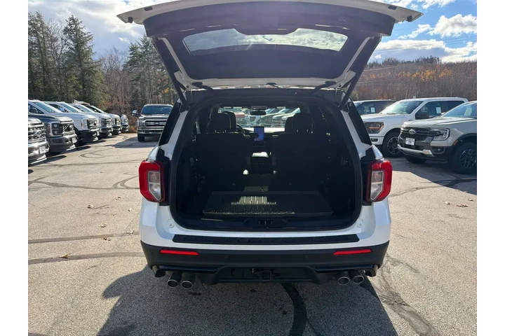 $28695 : Ford Explorer 2020 AWD ST 4d image 7