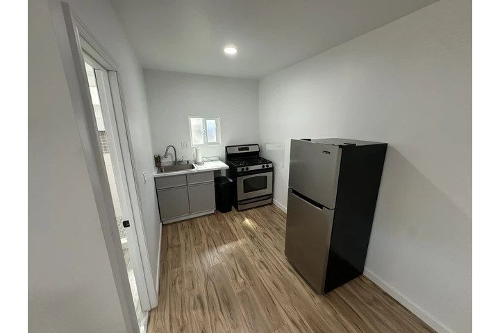 $1850 : Renta Estudio South Whittier image 5