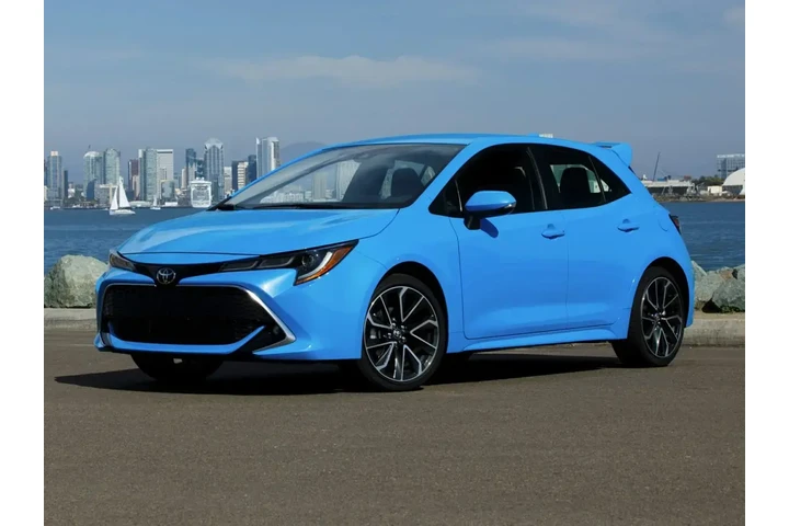 $14790 : Toyota Corolla Hatchback 202 image 1
