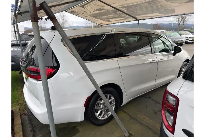 $26995 : Chrysler Pacifica 2023 Touri image 4