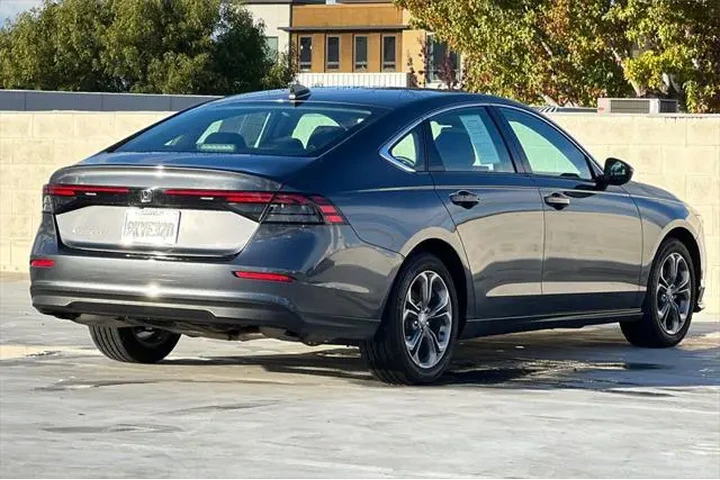 $25434 : Honda Accord 2024 EX 4dr Sed image 3