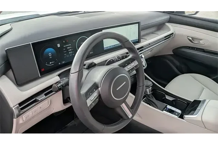 $27900 : Hyundai TUCSON 2025 SEL Conv image 10
