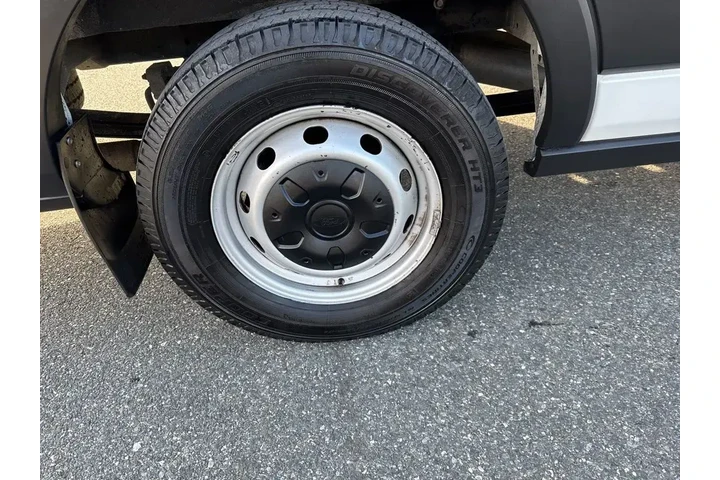 $17000 : Ford Transit 2019 250 3dr LW image 10