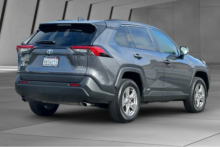 $33900 : Toyota RAV4 Hybrid 2022 AWD image 4