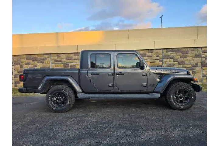 $33750 : Jeep Gladiator 2023 4x4 Spor image 2