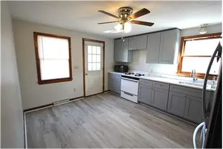 $2600 : Rental property with 2 bedro image 5