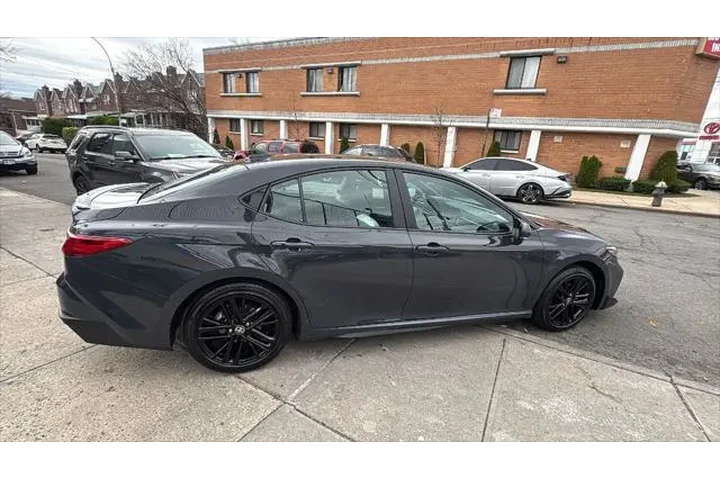 $29073 : Toyota Camry 2025 AWD LE 4dr image 6