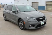 $24995 : Chrysler Pacifica Hybrid 202 thumbnail