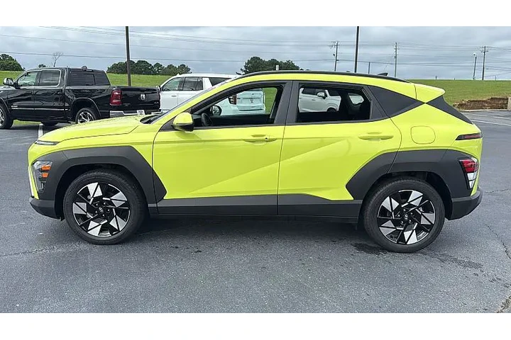 $24093 : Hyundai KONA 2024 SEL 4dr Cr image 4