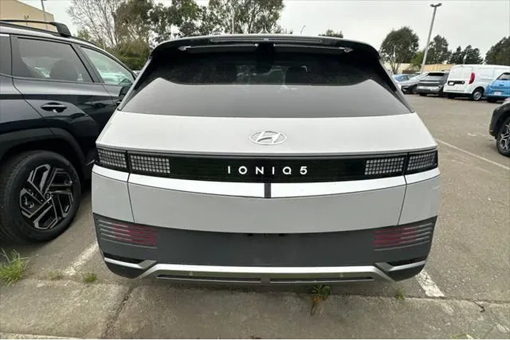 $26990 : Hyundai IONIQ 5 2024 SEL 4dr image 6