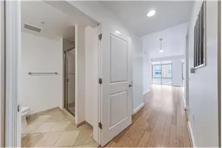 $2995 : Rental property with 1 bedro image 4