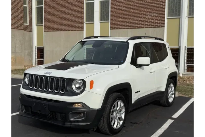 $7999 : 2017 Renegade Latitude image 3