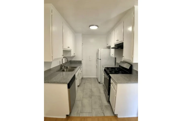 $950 : Apto de 1 habitación en renta! image 2