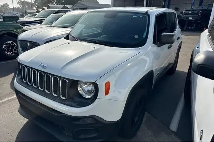 $10500 : Jeep Renegade 2017 4x4 Sport image 2