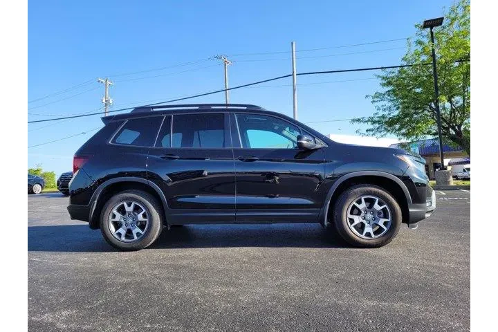 $29795 : Honda Passport 2022 AWD Trai image 2