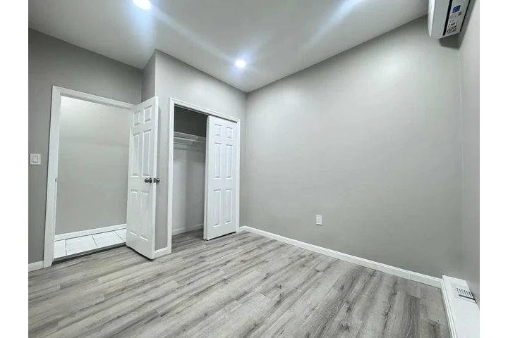 $1000 : Apartamento con parking. image 4