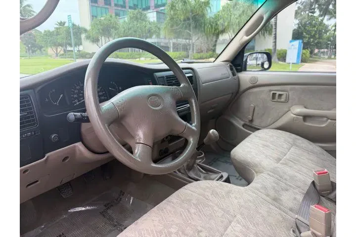 $15495 : Toyota Tacoma 2002 2dr Stand image 7