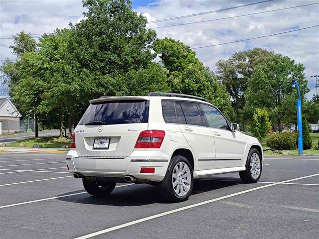 2010 GLK 350 4MATIC image 6