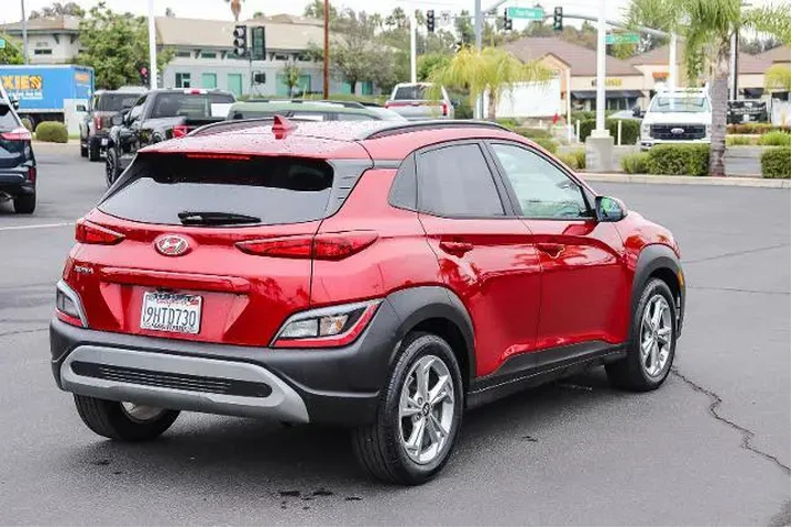 $19425 : Hyundai KONA 2023 SEL 4dr Cr image 4