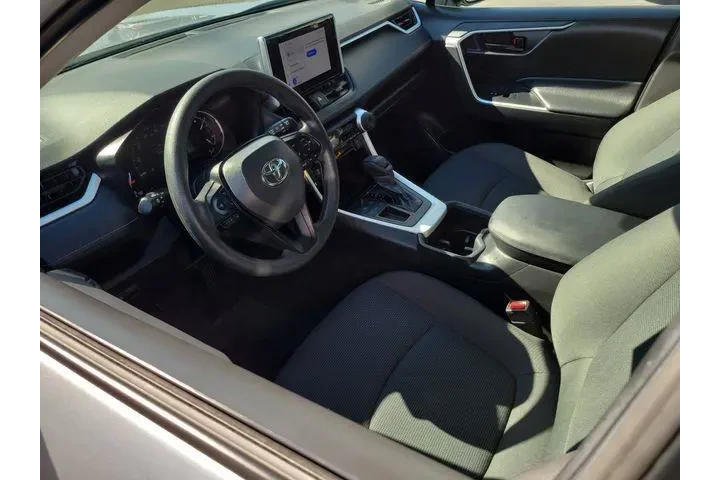 $29900 : Toyota RAV4 2024 LE 4dr SUV image 3