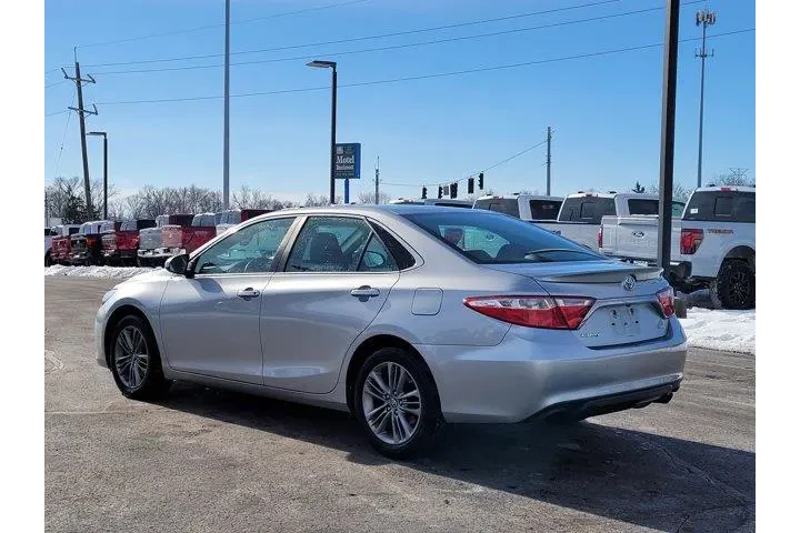 $13598 : Toyota Camry 2017 SE 4dr Sed image 5