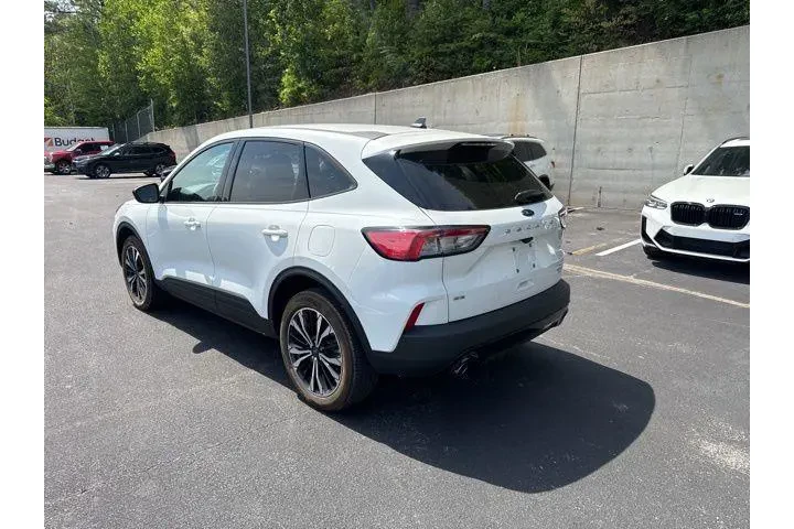 $21690 : Ford Escape 2022 AWD SE 4dr image 5