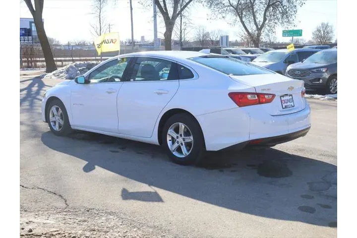 $14377 : Chevrolet Malibu 2023 LT 4dr image 6