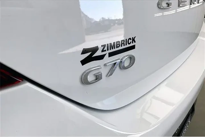 $35990 : Genesis G70 2025 2.5T Standa image 9